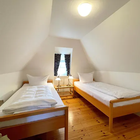 Reetdachhaeuschen Luett In Hébergement de vacances