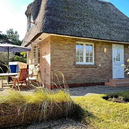 Ferienhaus Reetdachhäuschen Lütt In