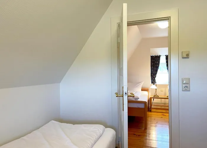 Casa de Férias Reetdachhaeuschen Luett In *