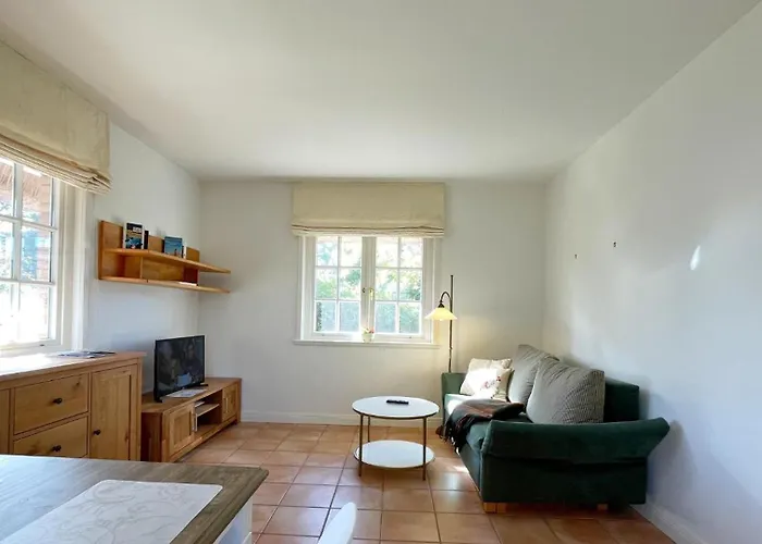 Reetdachhaeuschen Luett In Kampen