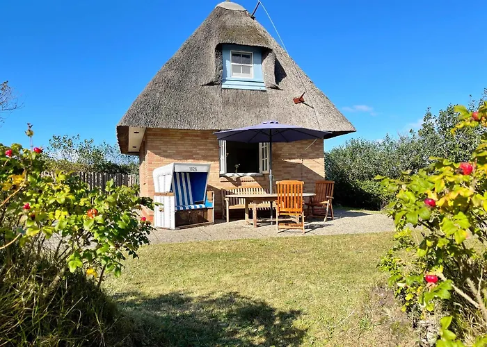 Casa de Férias Reetdachhaeuschen Luett In *