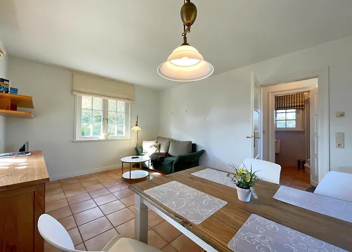 Reetdachhaeuschen Luett In Casa de Férias *