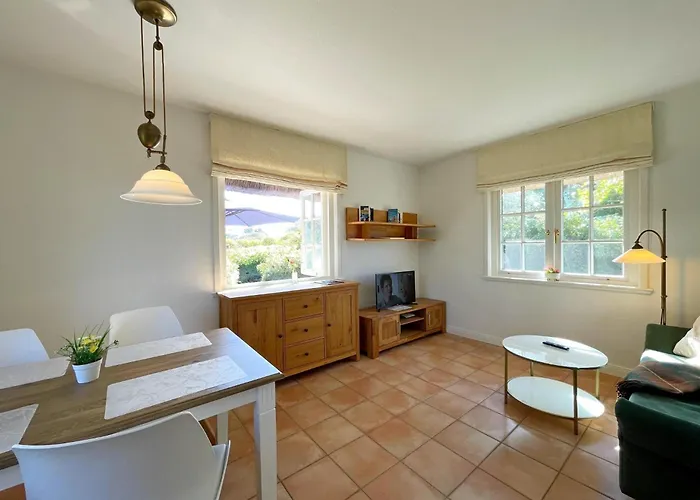 Reetdachhaeuschen Luett In Casa de Férias